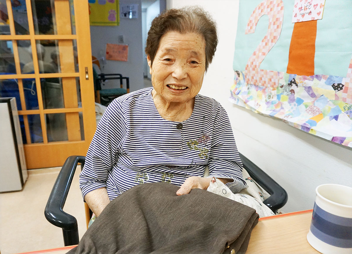 ご入居者様の針仕事