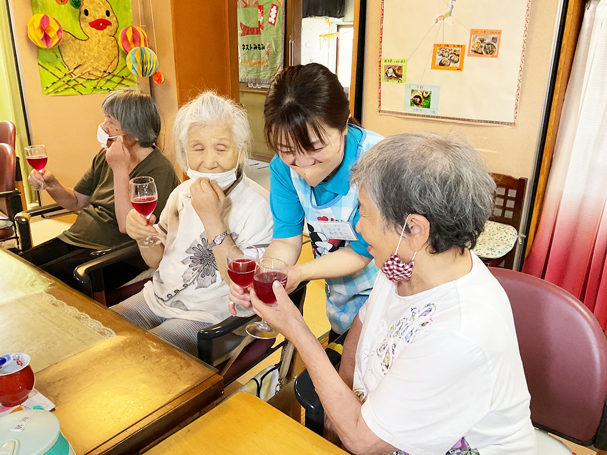 20周年記念イベントのシソジュースで乾杯