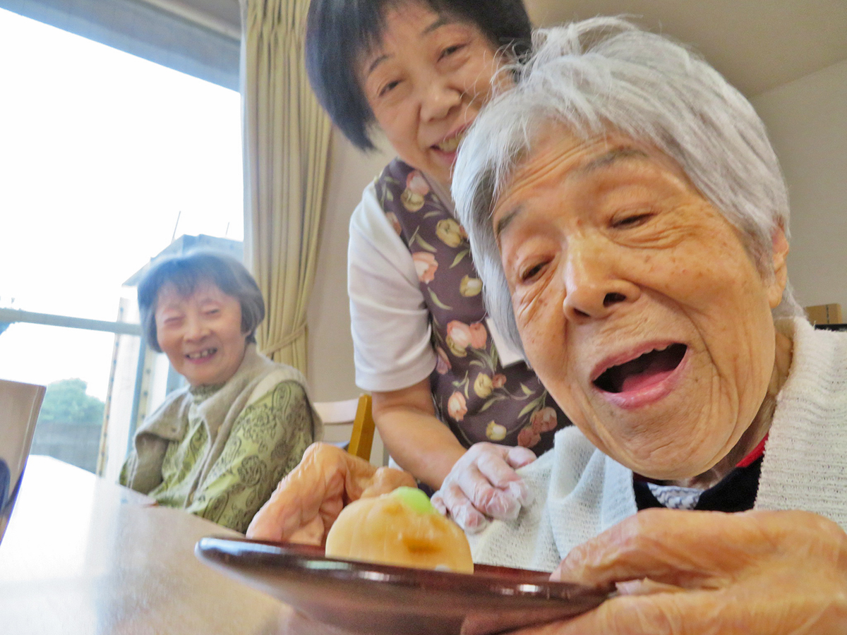 「ユタリト市川」のハロウィンの和菓子