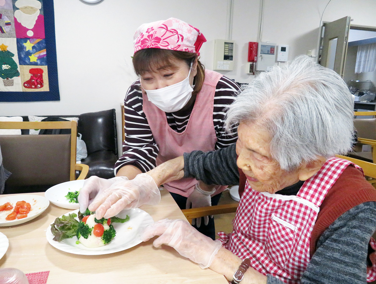 クリスマス会の食事作り