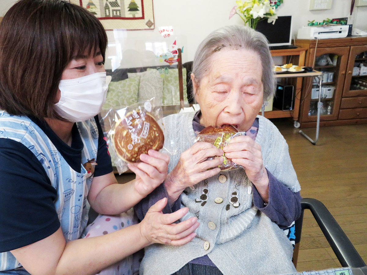 誕生日には「亀十」のどら焼きを