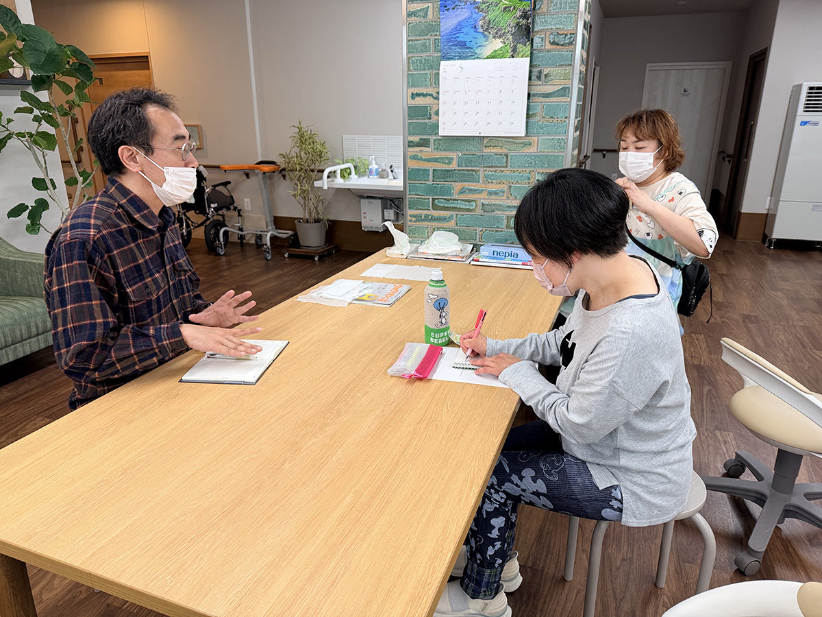 作業療法士の先生による介護研修