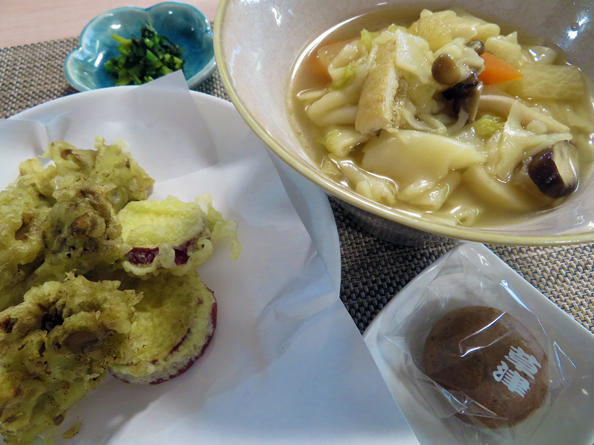 おっきりこみうどんと、舞茸の天ぷら